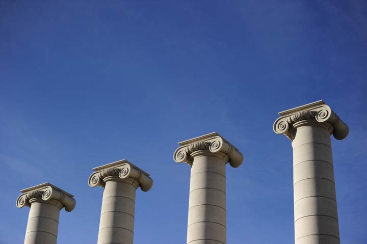 Vier Säulen